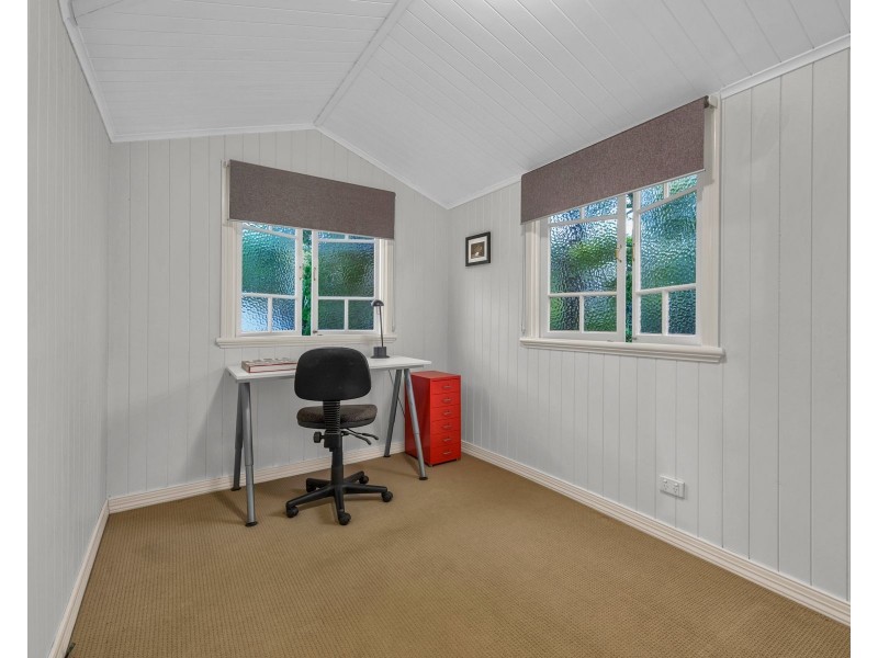 48 Raff Avenue, Holland Park QLD 4121