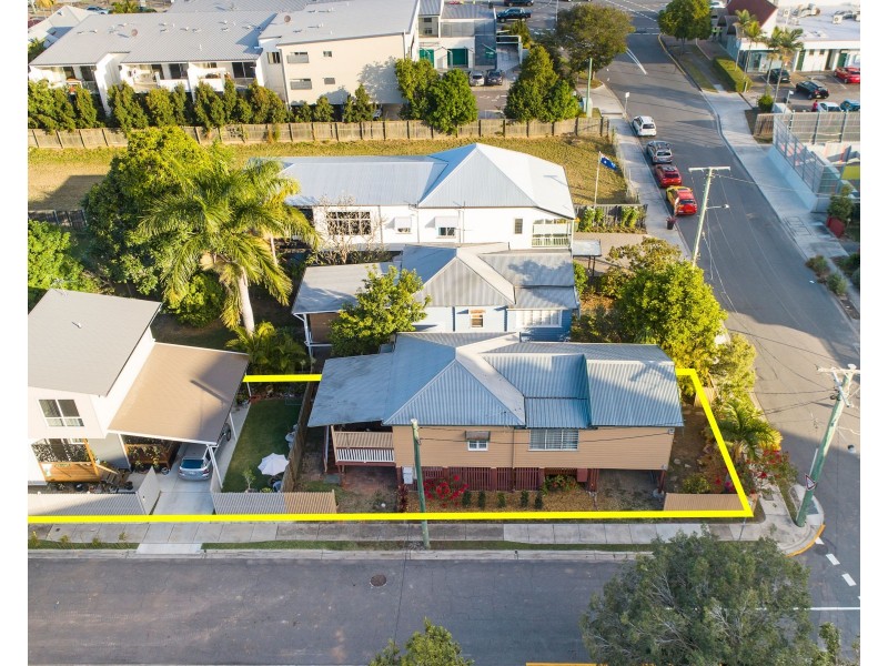 13 Laura Street, Greenslopes QLD 4120