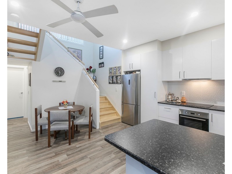 13 Laura Street, Greenslopes QLD 4120