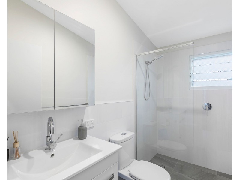 13 Laura Street, Greenslopes QLD 4120