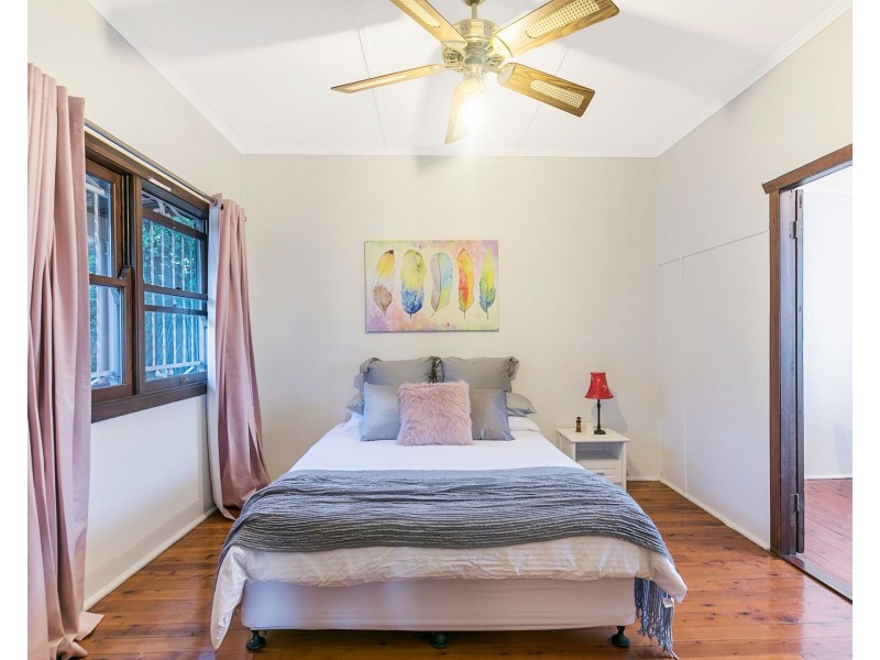 13 Laura Street, Greenslopes QLD 4120