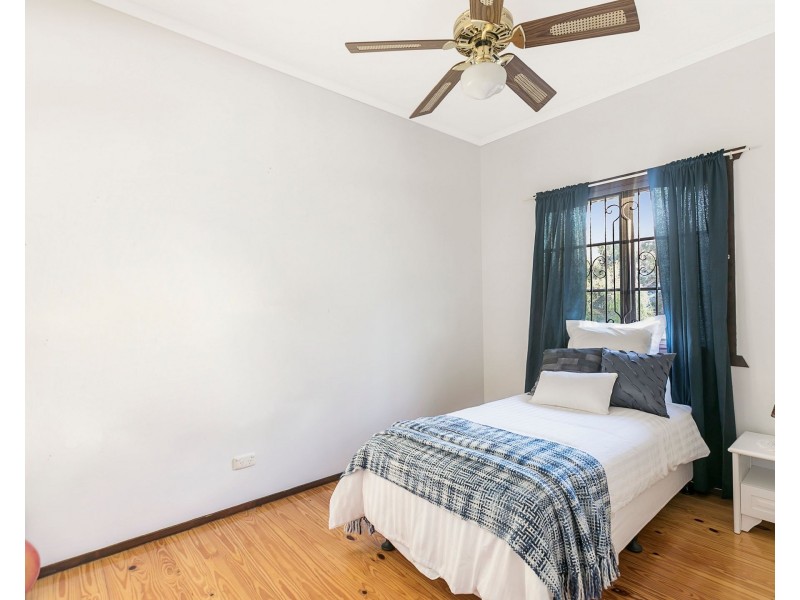 13 Laura Street, Greenslopes QLD 4120