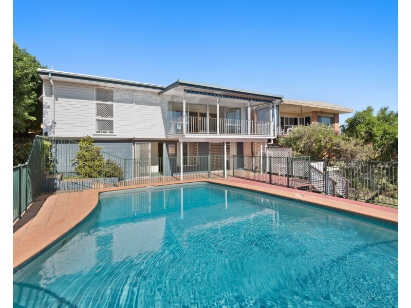 26 Kneale Street, Holland Park West QLD 4121