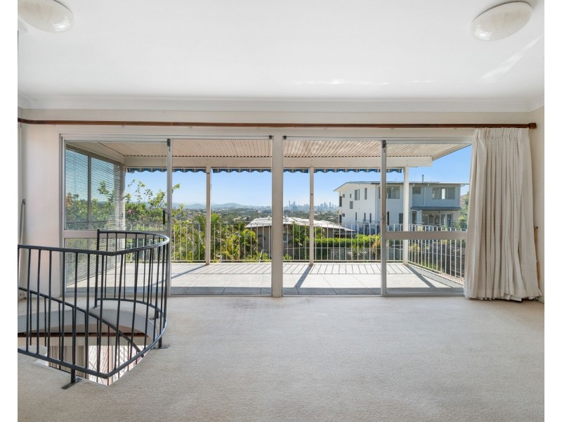 26 Kneale Street, Holland Park West QLD 4121