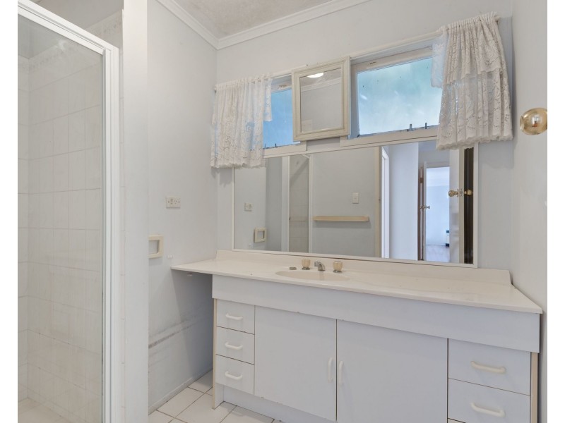 26 Kneale Street, Holland Park West QLD 4121