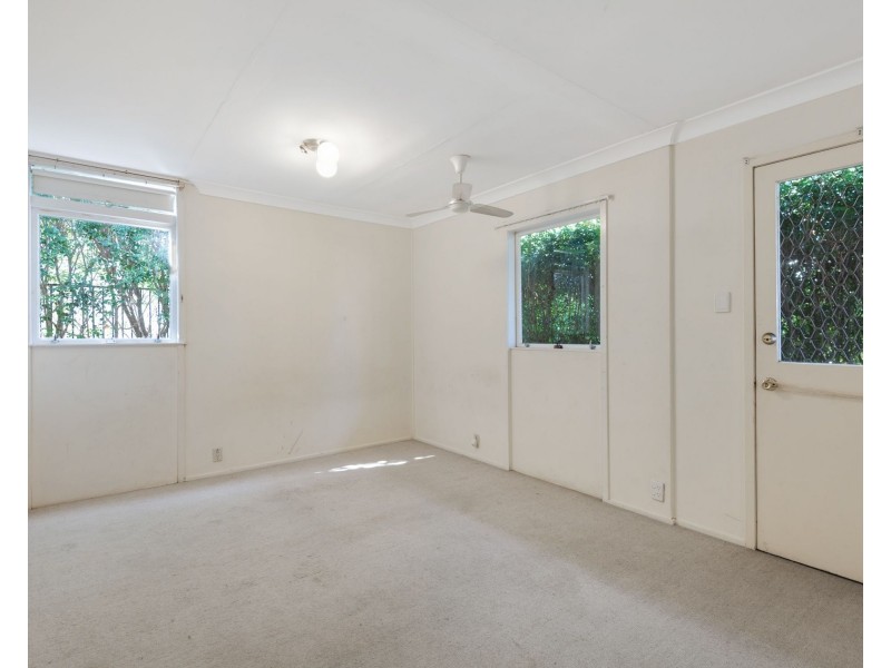 26 Kneale Street, Holland Park West QLD 4121