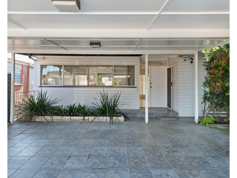 26 Kneale Street, Holland Park West QLD 4121