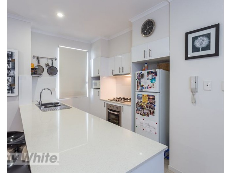 4/64 Pembroke Road, Coorparoo QLD 4151