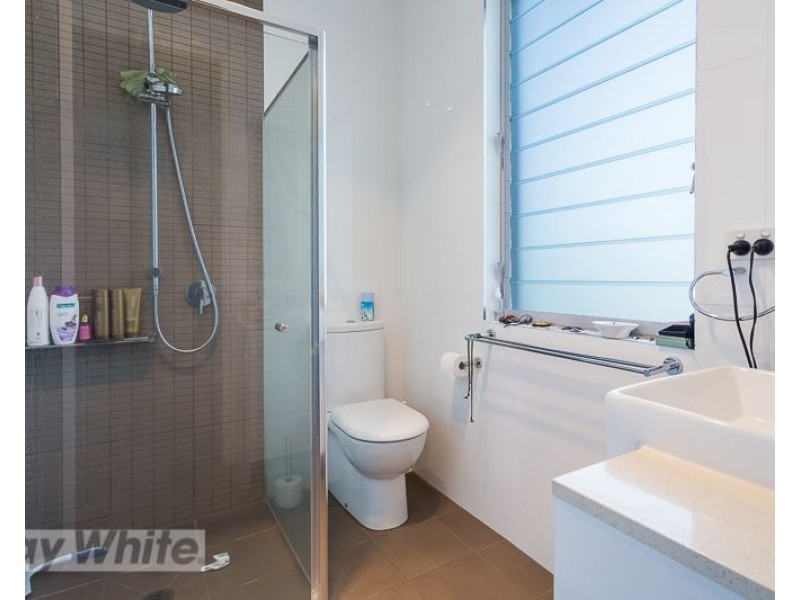 4/64 Pembroke Road, Coorparoo QLD 4151