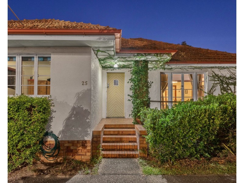 25 Oateson Skyline Drive, Seven Hills QLD 4170