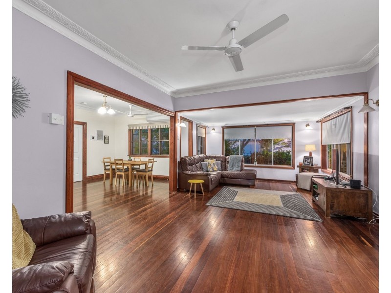 25 Oateson Skyline Drive, Seven Hills QLD 4170