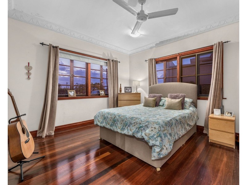 25 Oateson Skyline Drive, Seven Hills QLD 4170