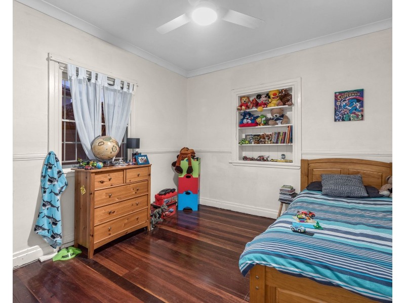 25 Oateson Skyline Drive, Seven Hills QLD 4170