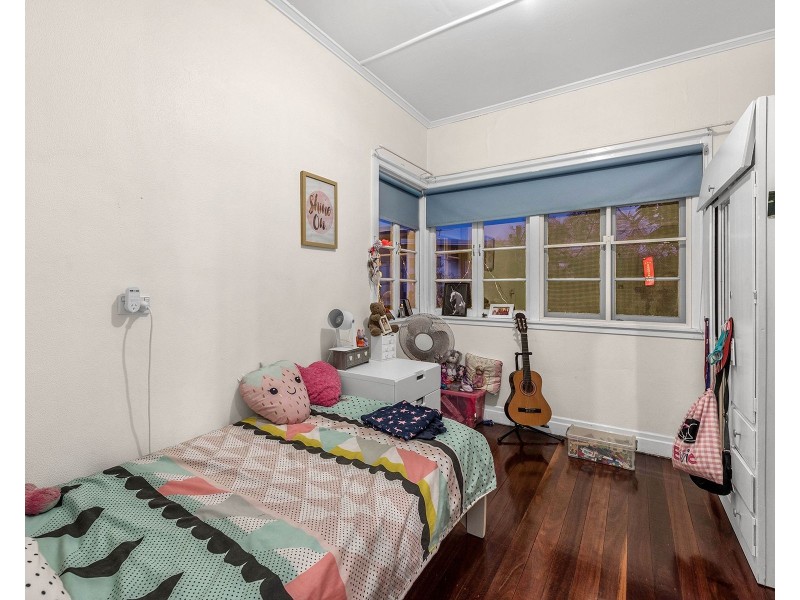 25 Oateson Skyline Drive, Seven Hills QLD 4170