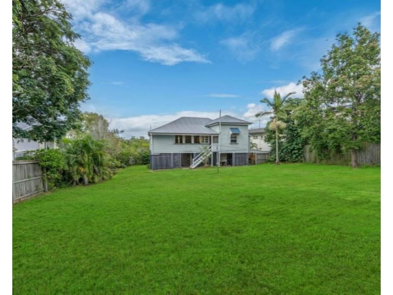 120 Norman Avenue, Norman Park QLD 4170