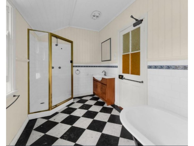 120 Norman Avenue, Norman Park QLD 4170