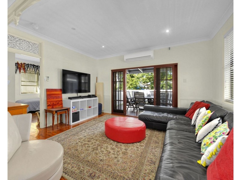 63 Stephen Street, Camp Hill QLD 4152