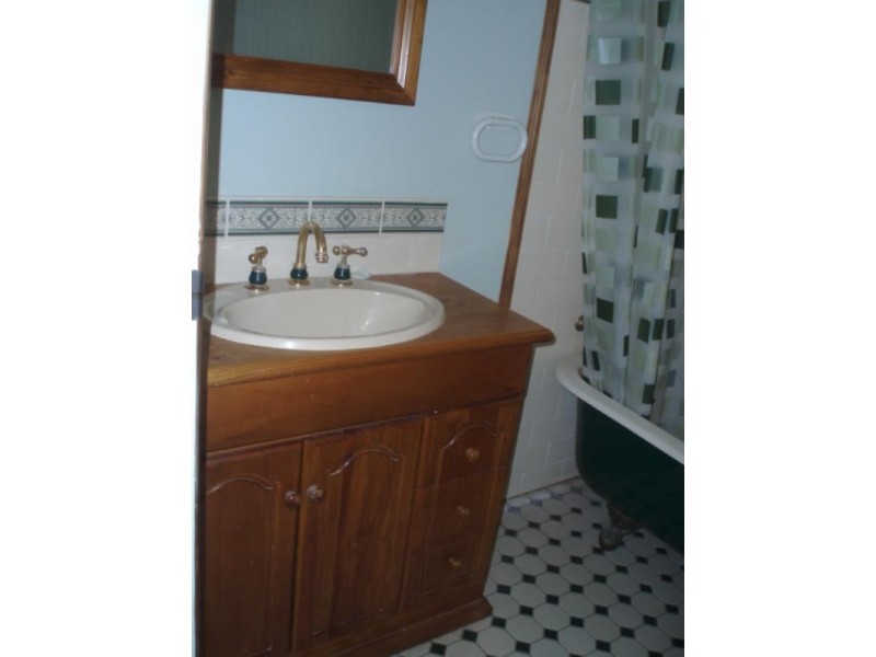 11 Howard Street, Coorparoo QLD 4151