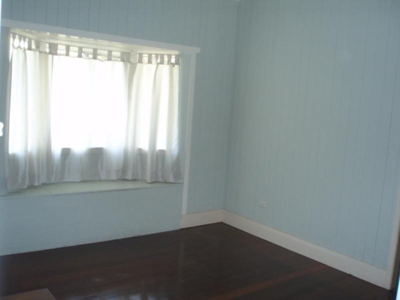 11 Howard Street, Coorparoo QLD 4151