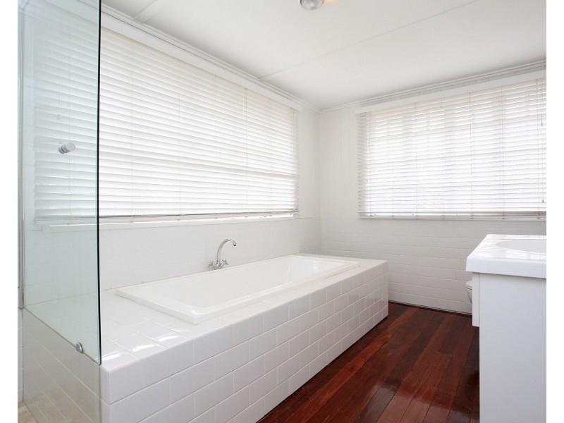 56 Mackay Street, Coorparoo QLD 4151