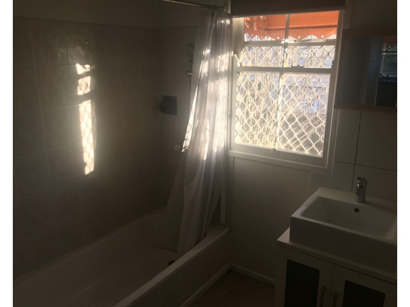 18 Yarrabin Street, Coorparoo QLD 4151