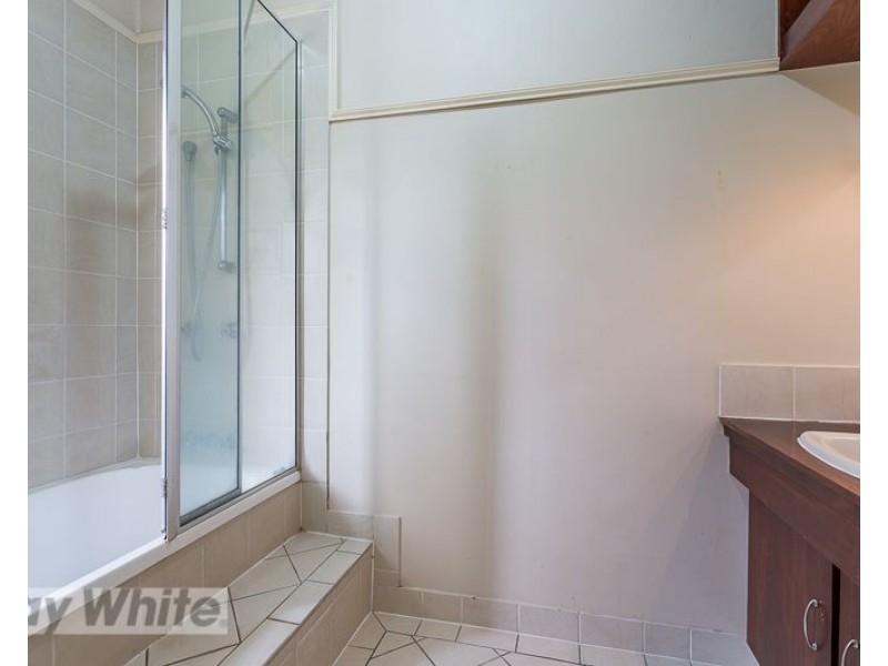 72 Brinawa Street, Camp Hill QLD 4152