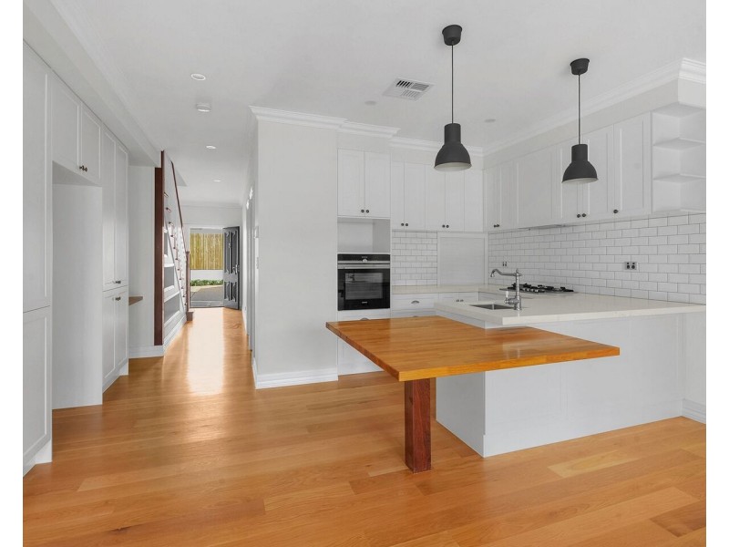 25 Pembroke Road, Coorparoo QLD 4151