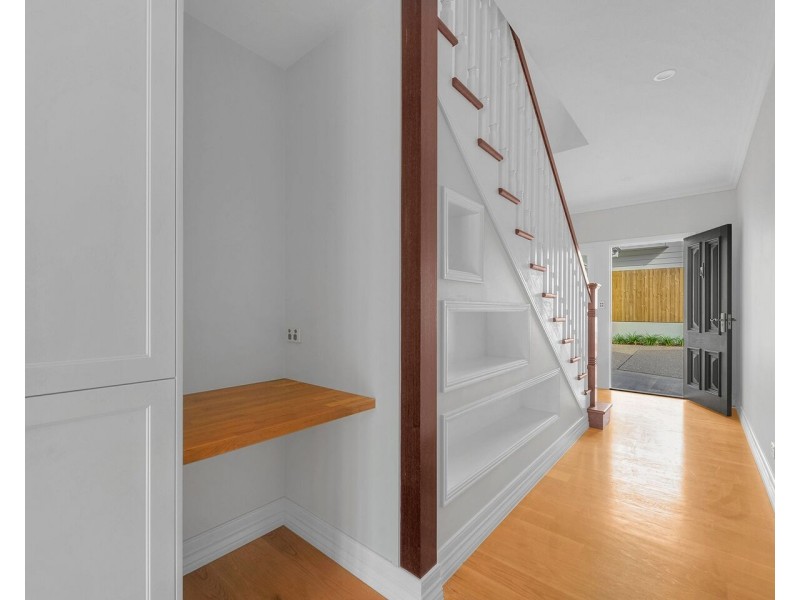 25 Pembroke Road, Coorparoo QLD 4151