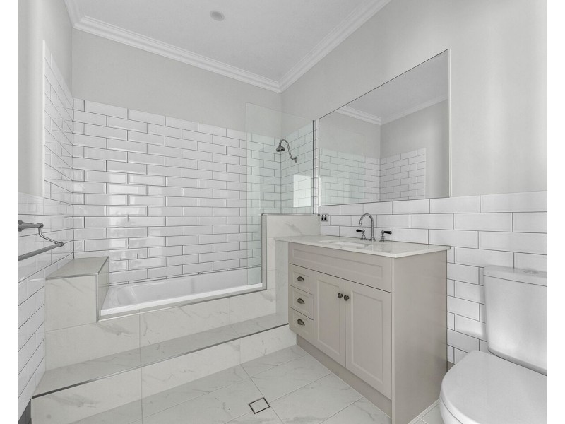 25 Pembroke Road, Coorparoo QLD 4151