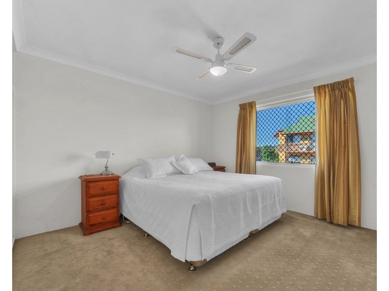 4/278 Cavendish Road, Coorparoo QLD 4151
