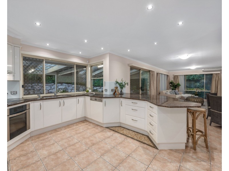 17 Piccadilly Place, Carindale QLD 4152