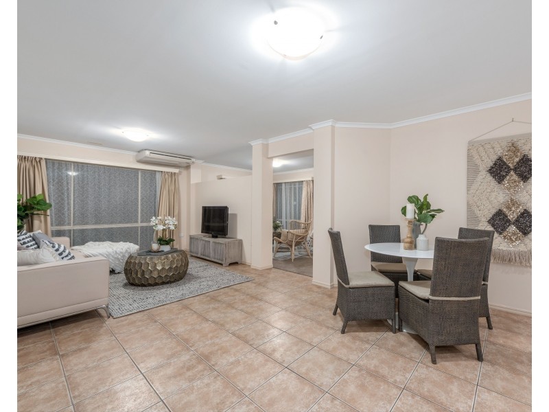 17 Piccadilly Place, Carindale QLD 4152