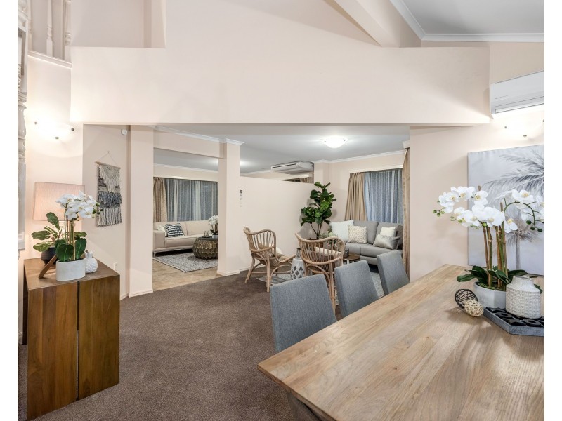 17 Piccadilly Place, Carindale QLD 4152