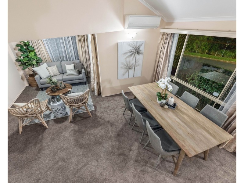 17 Piccadilly Place, Carindale QLD 4152