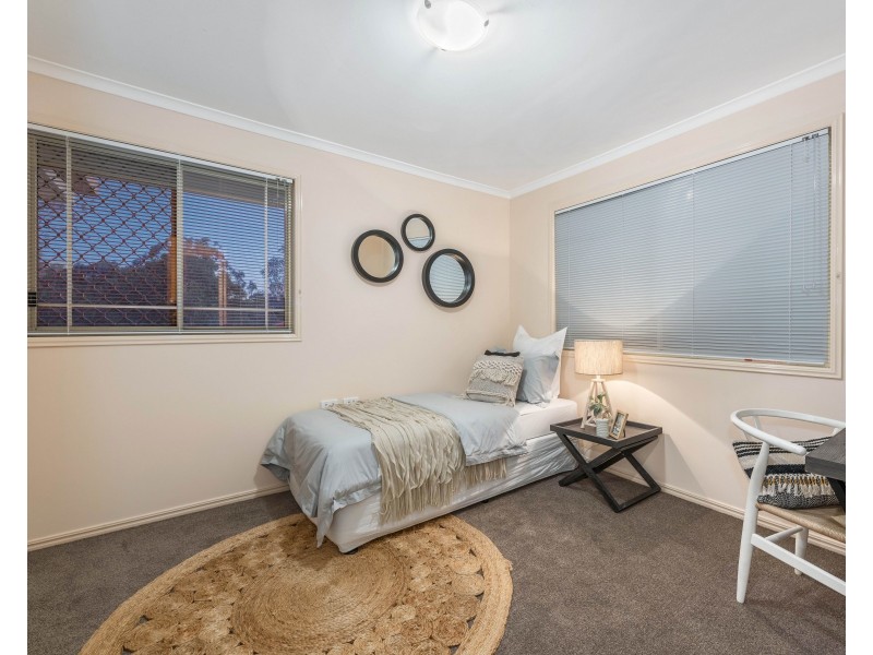 17 Piccadilly Place, Carindale QLD 4152