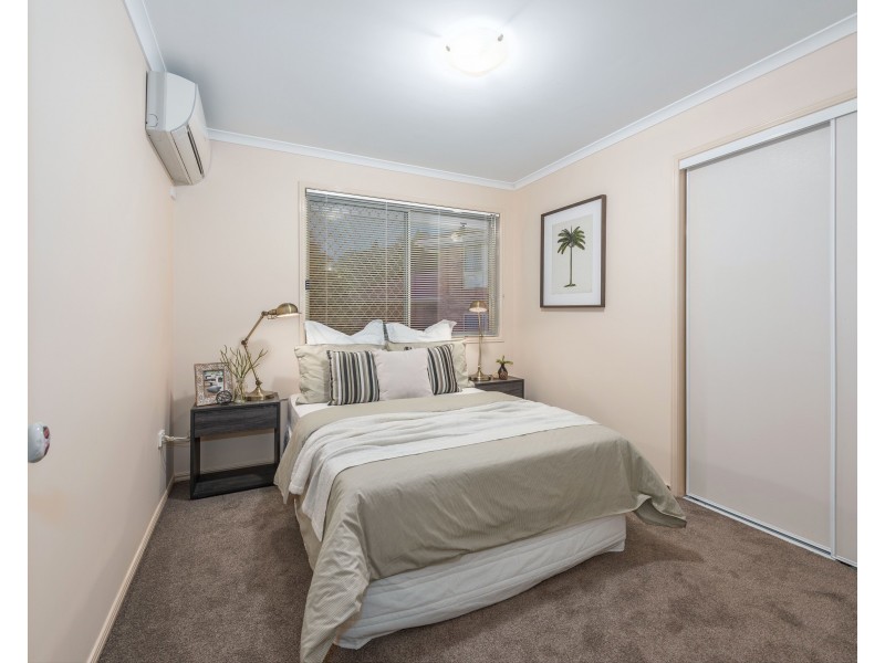 17 Piccadilly Place, Carindale QLD 4152