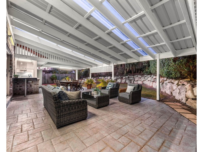 17 Piccadilly Place, Carindale QLD 4152