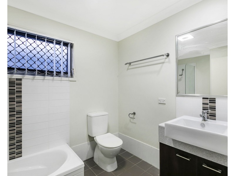 2/42 Adelaide Street, Carina QLD 4152