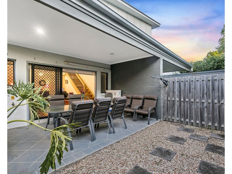 2/42 Adelaide Street, Carina QLD 4152