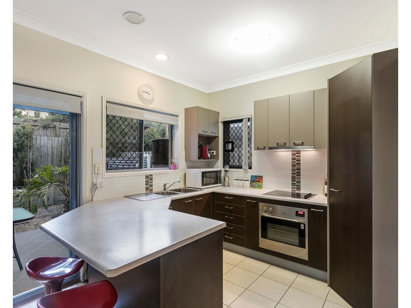 2/42 Adelaide Street, Carina QLD 4152