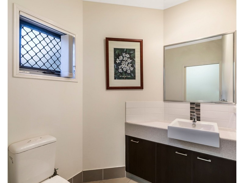 2/42 Adelaide Street, Carina QLD 4152