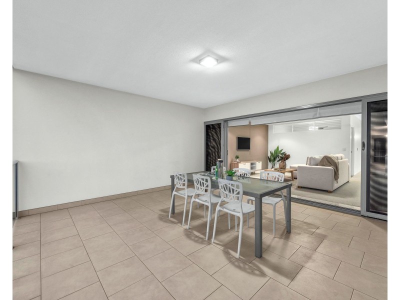 8/86 Pembroke Road, Coorparoo QLD 4151