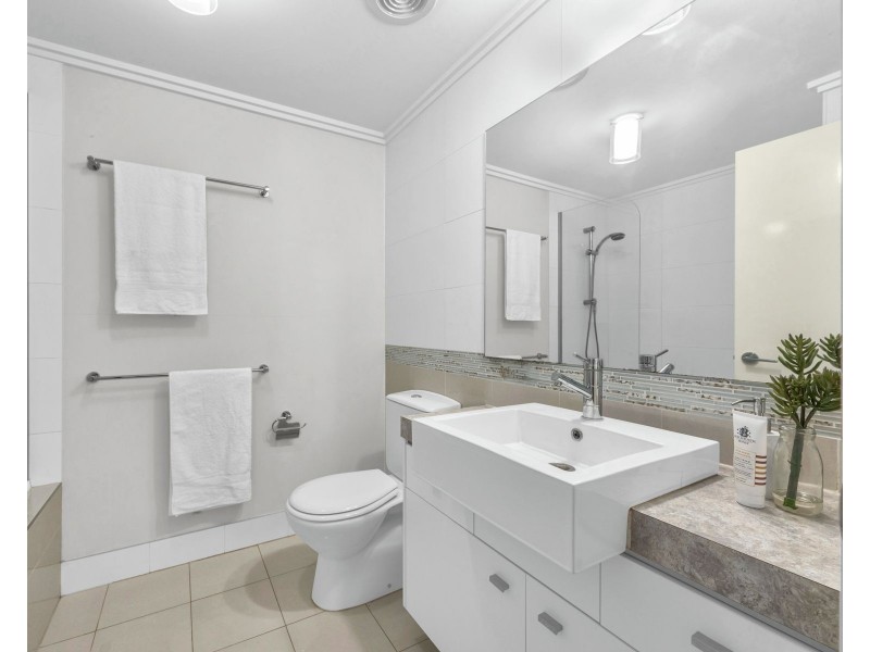 8/86 Pembroke Road, Coorparoo QLD 4151