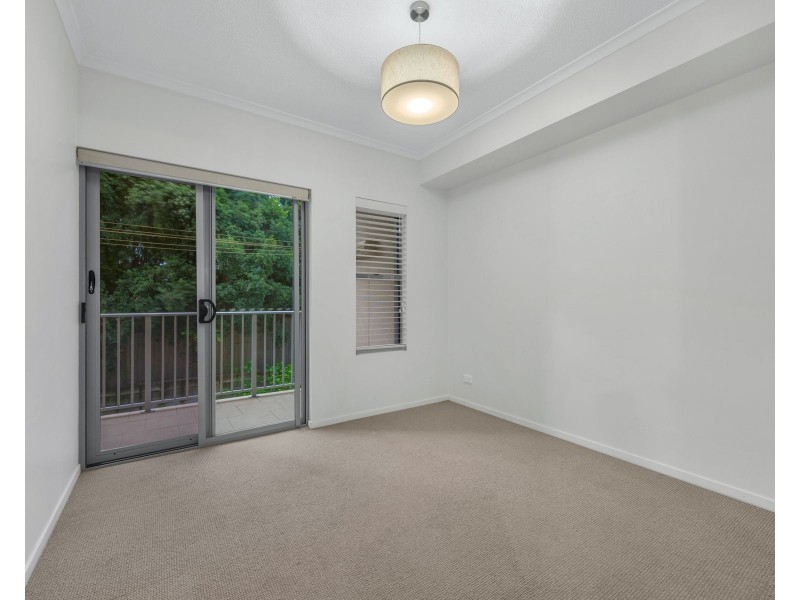 8/86 Pembroke Road, Coorparoo QLD 4151