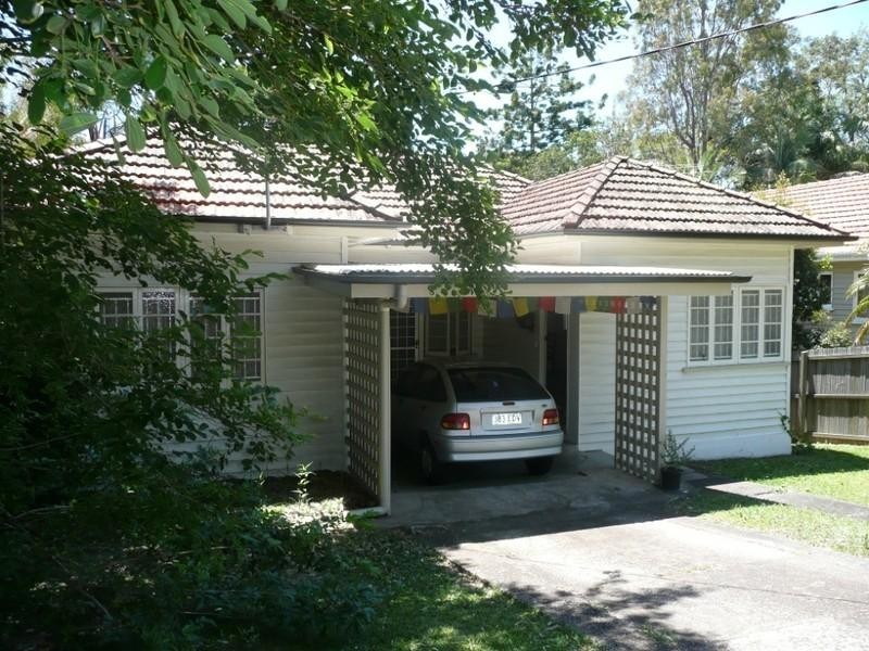 8 Beresford Terrace, Coorparoo QLD 4151