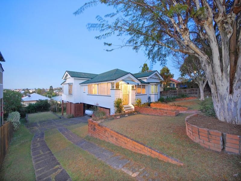 27 Nicholson Street, Greenslopes QLD 4120