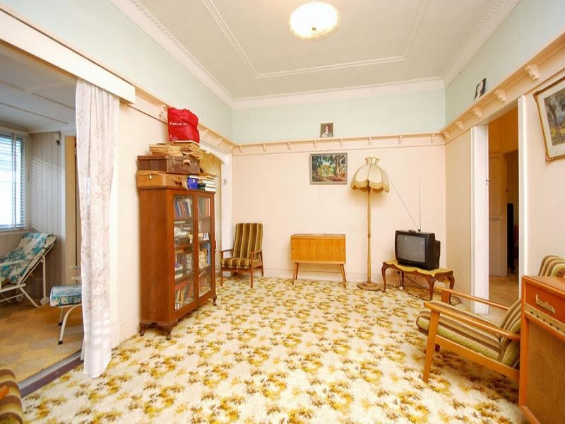 27 Nicholson Street, Greenslopes QLD 4120