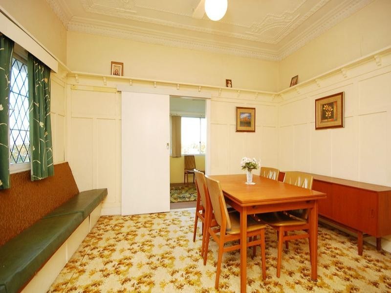 27 Nicholson Street, Greenslopes QLD 4120