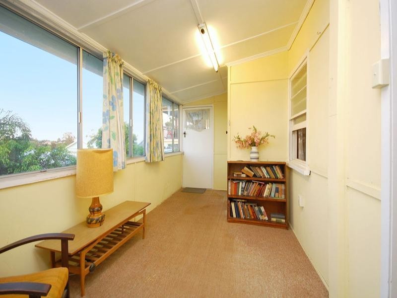 27 Nicholson Street, Greenslopes QLD 4120