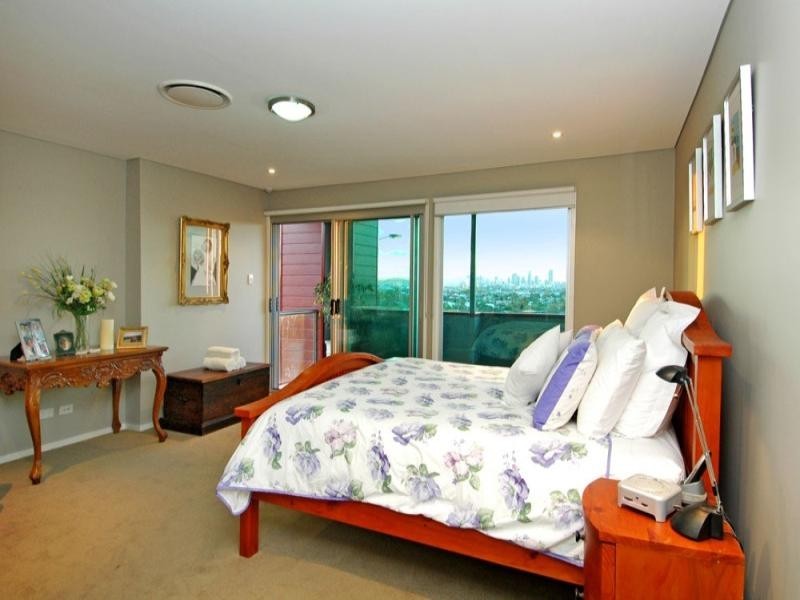 4 Spica Street, Coorparoo QLD 4151